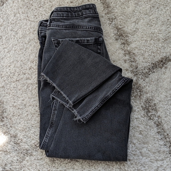 Hollister Ultra High-Rise Mom Jean - 5R - W27 L27 - Black - Picture 4 of 9